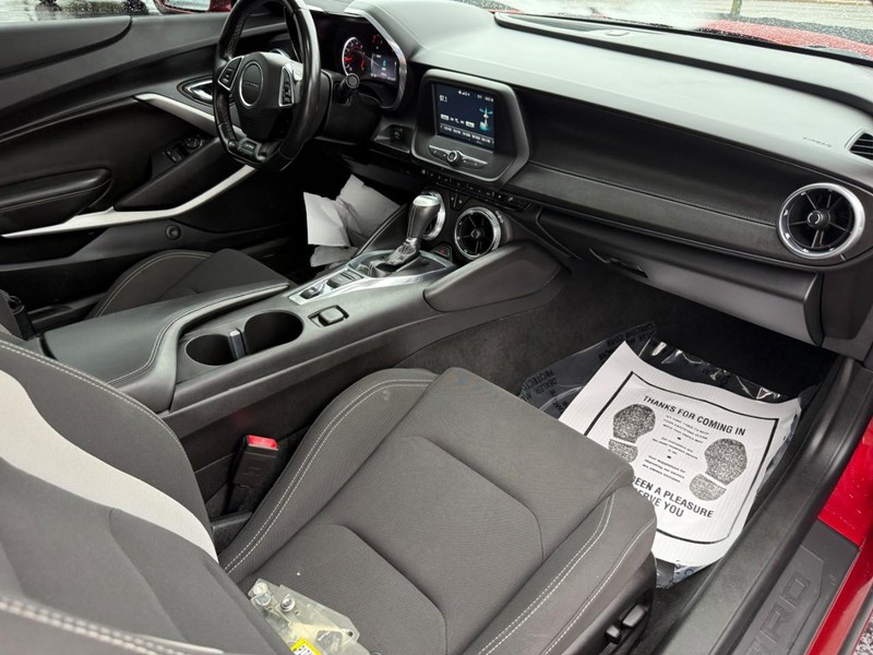 Chevrolet Camaro Vehicle Full-screen Gallery Image 11
