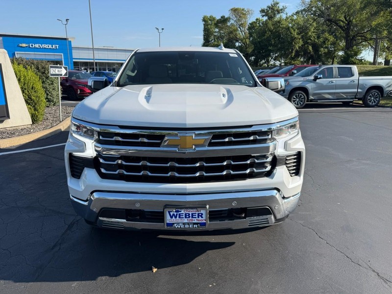 Chevrolet Silverado 1500 Vehicle Full-screen Gallery Image 9