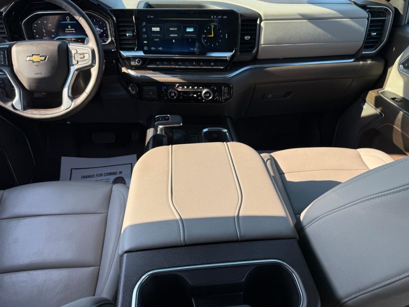 Chevrolet Silverado 1500 Vehicle Full-screen Gallery Image 11