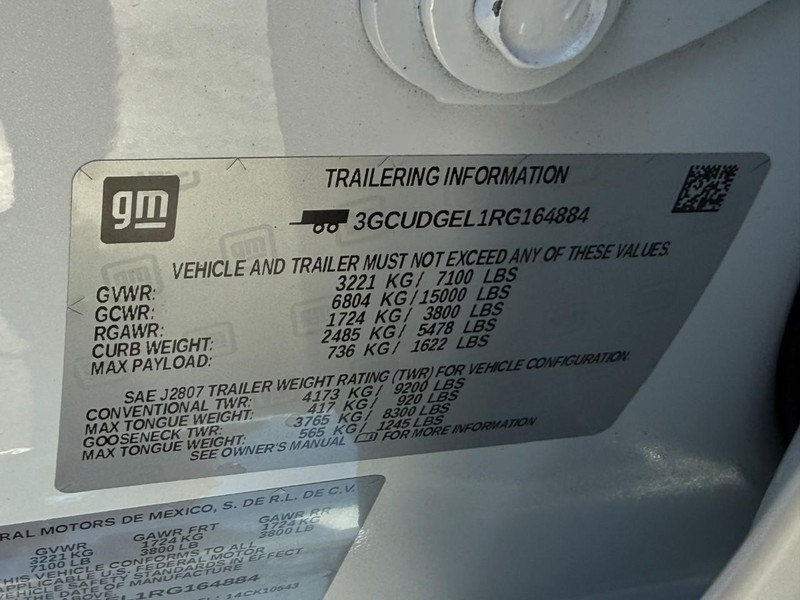 Chevrolet Silverado 1500 Vehicle Full-screen Gallery Image 25