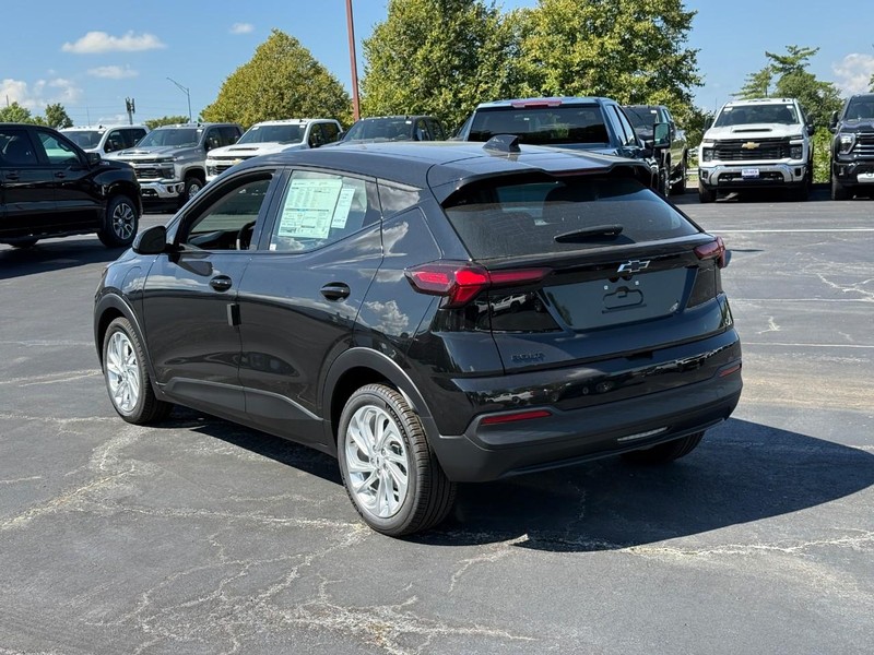 Chevrolet Bolt Vehicle Full-screen Gallery Image 3