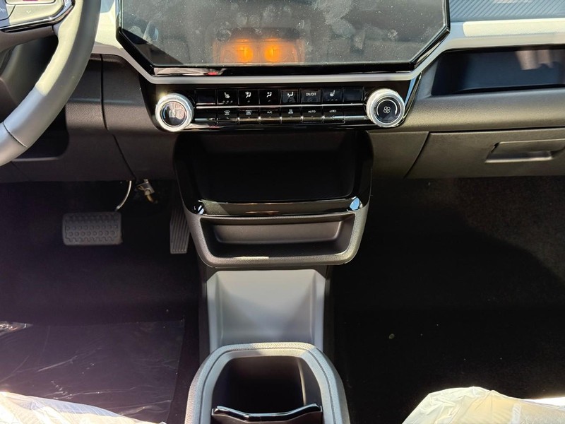 Chevrolet Bolt Vehicle Full-screen Gallery Image 9