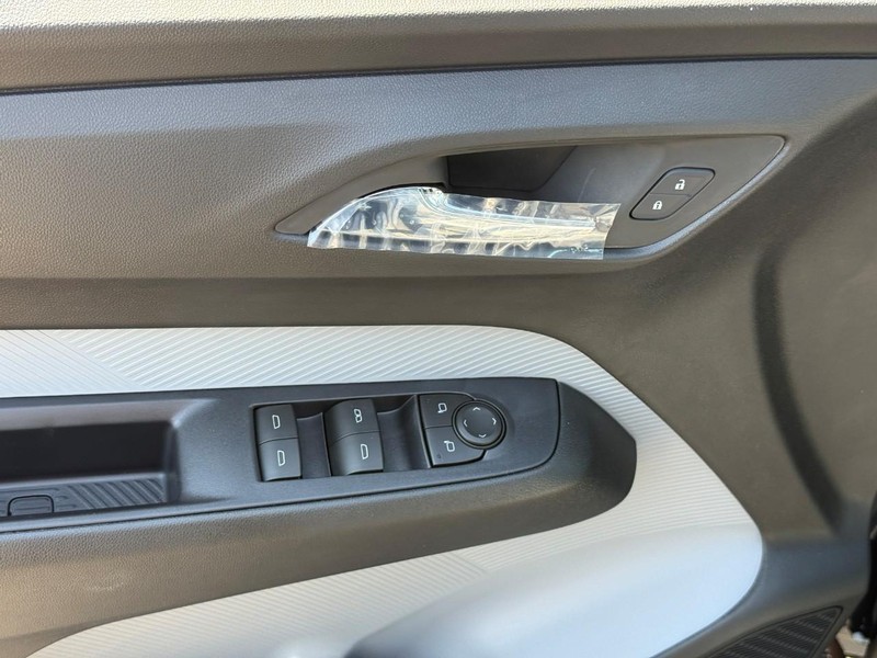 Chevrolet Bolt Vehicle Full-screen Gallery Image 10