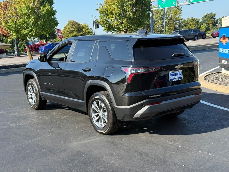 Chevrolet Equinox Vehicle Full-screen Gallery Image 3