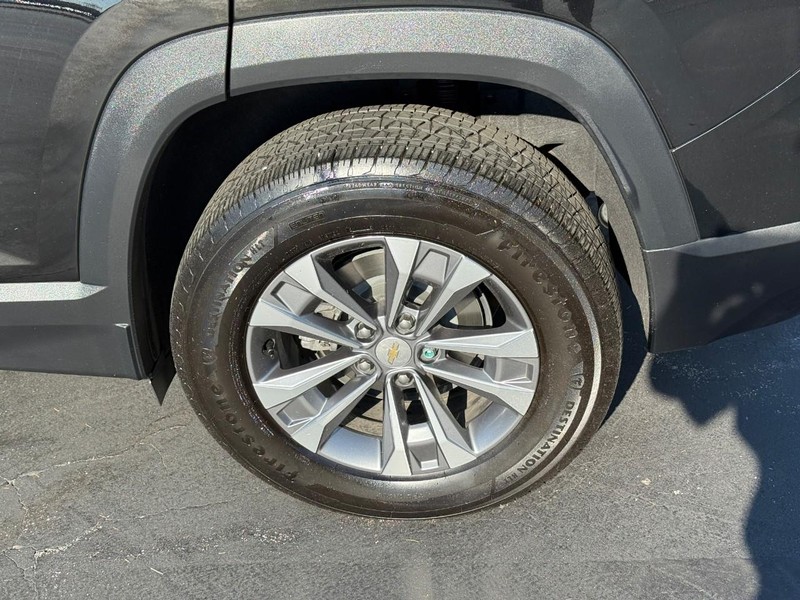 Chevrolet Equinox Vehicle Full-screen Gallery Image 4
