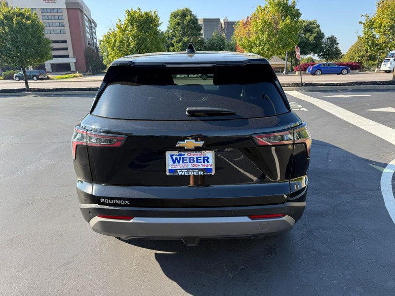 Chevrolet Equinox Vehicle Full-screen Gallery Image 6