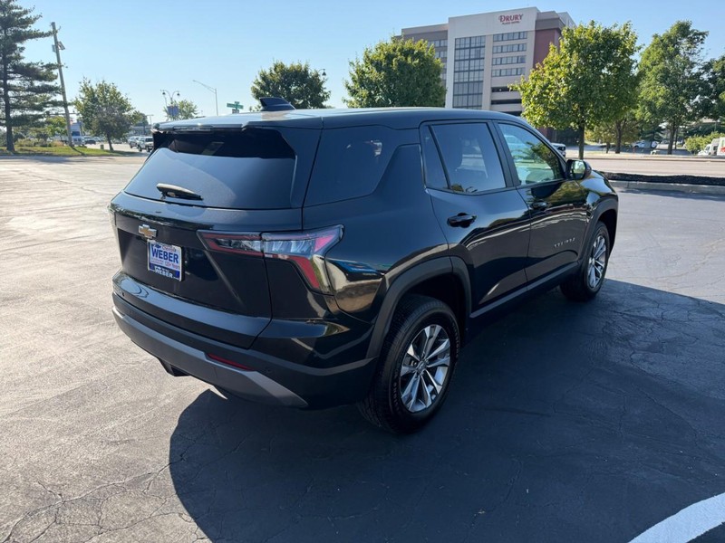 Chevrolet Equinox Vehicle Full-screen Gallery Image 7