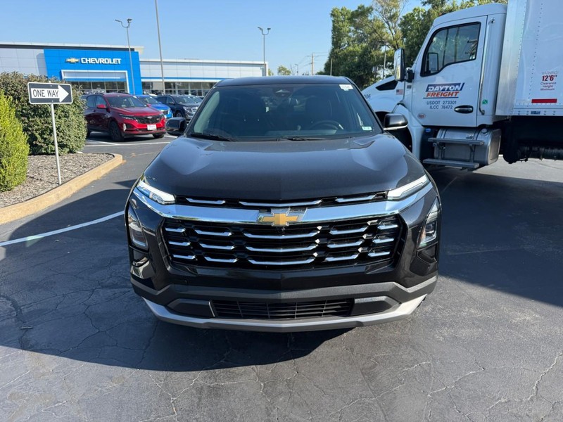 Chevrolet Equinox Vehicle Full-screen Gallery Image 9