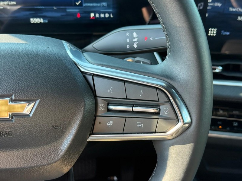 Chevrolet Equinox Vehicle Full-screen Gallery Image 19