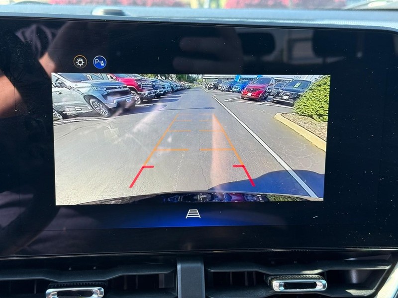 Chevrolet Equinox Vehicle Full-screen Gallery Image 22