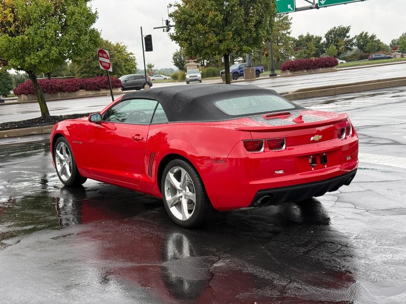 Chevrolet Camaro Vehicle Full-screen Gallery Image 03