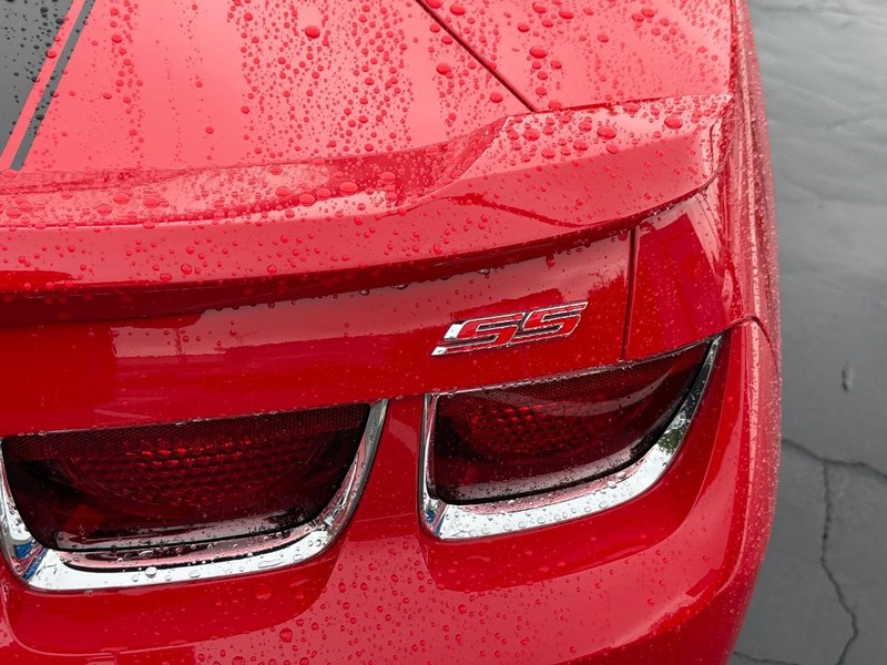 Chevrolet Camaro Vehicle Full-screen Gallery Image 05