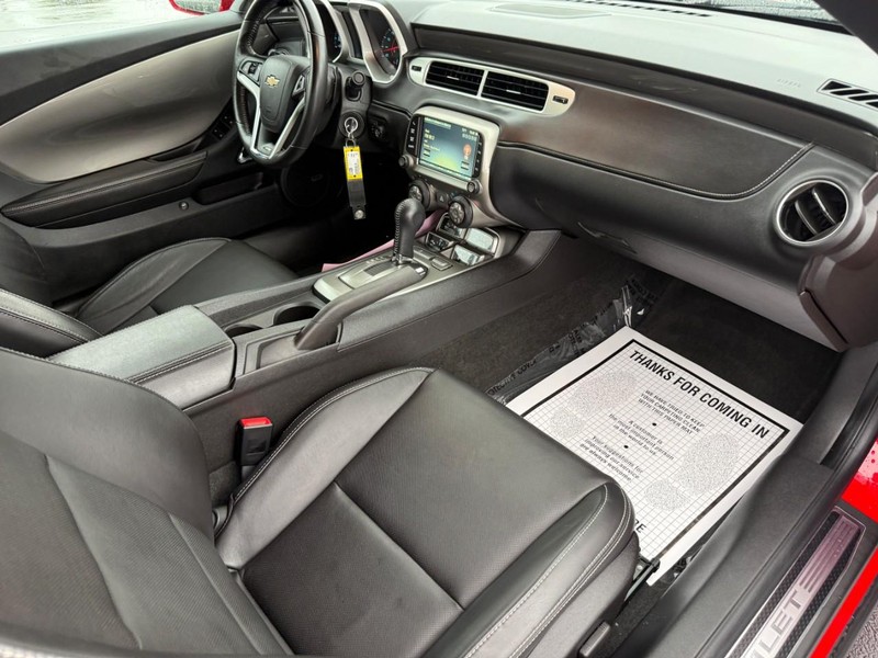 Chevrolet Camaro Vehicle Full-screen Gallery Image 11
