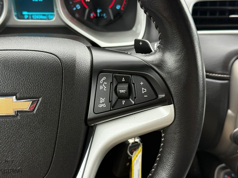 Chevrolet Camaro Vehicle Full-screen Gallery Image 16