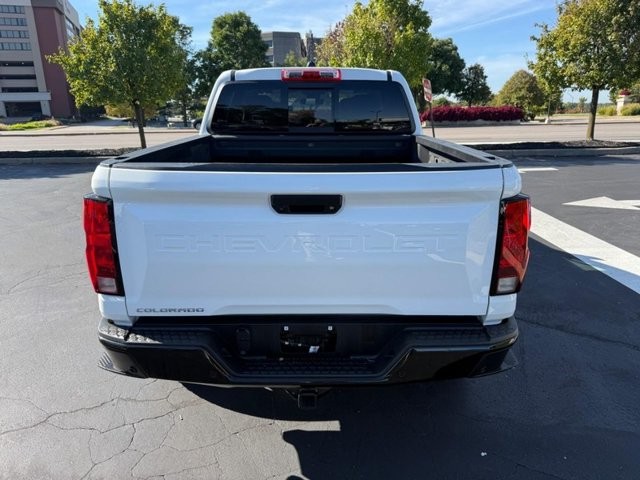 Chevrolet Colorado Vehicle Full-screen Gallery Image 07