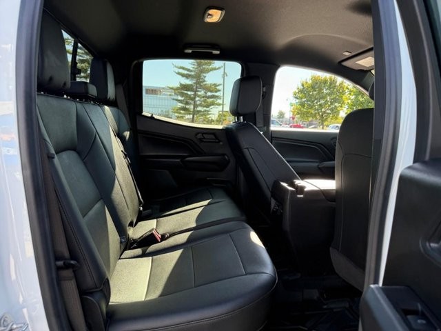 Chevrolet Colorado Vehicle Full-screen Gallery Image 11