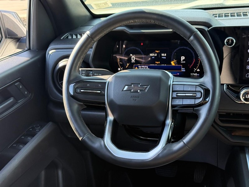 Chevrolet Colorado Vehicle Full-screen Gallery Image 13
