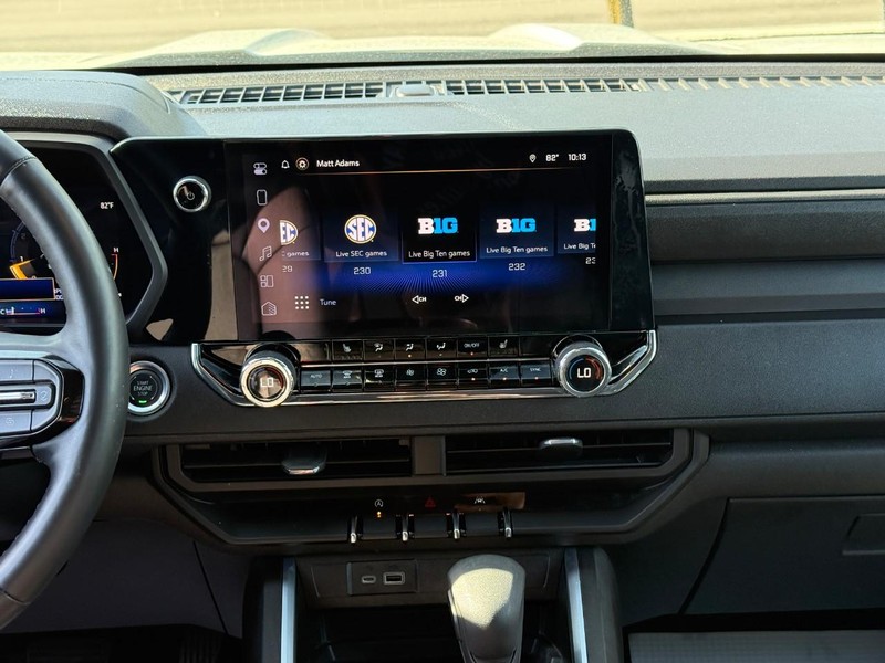 Chevrolet Colorado Vehicle Full-screen Gallery Image 14