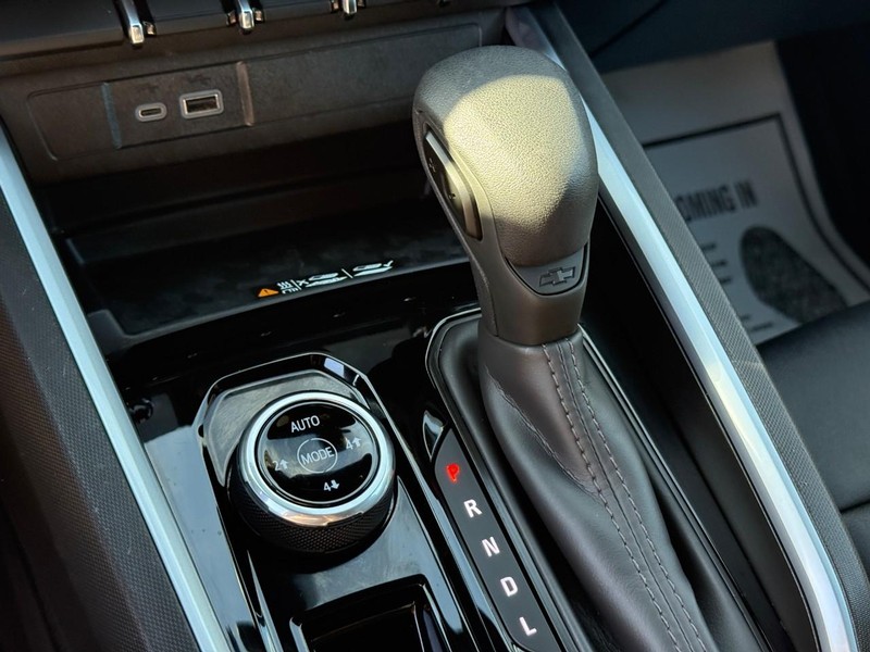 Chevrolet Colorado Vehicle Full-screen Gallery Image 22
