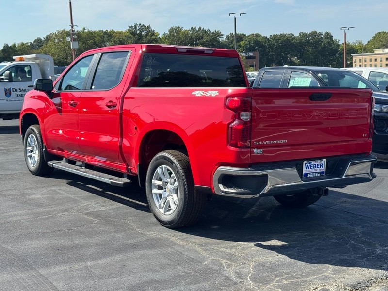 Chevrolet Silverado 1500 Vehicle Full-screen Gallery Image 3