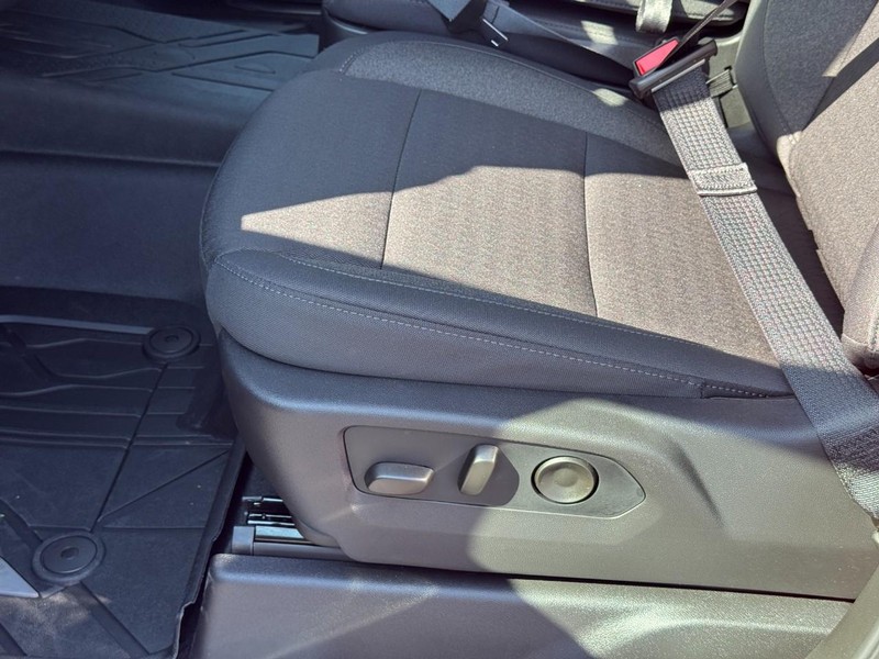 Chevrolet Silverado 1500 Vehicle Full-screen Gallery Image 9