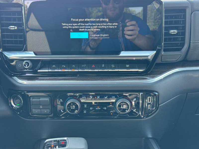 Chevrolet Silverado 1500 Vehicle Full-screen Gallery Image 6