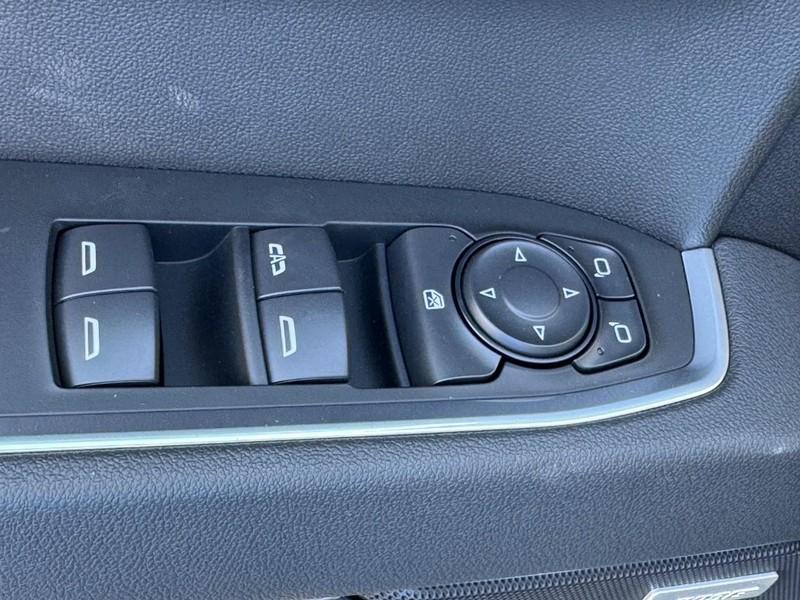 Chevrolet Silverado 1500 Vehicle Full-screen Gallery Image 7
