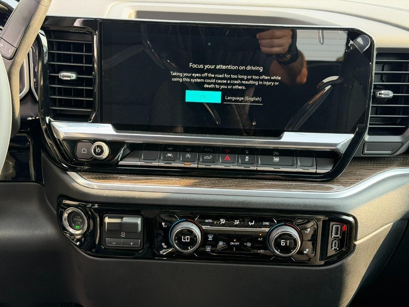 Chevrolet Silverado 1500 Vehicle Full-screen Gallery Image 7