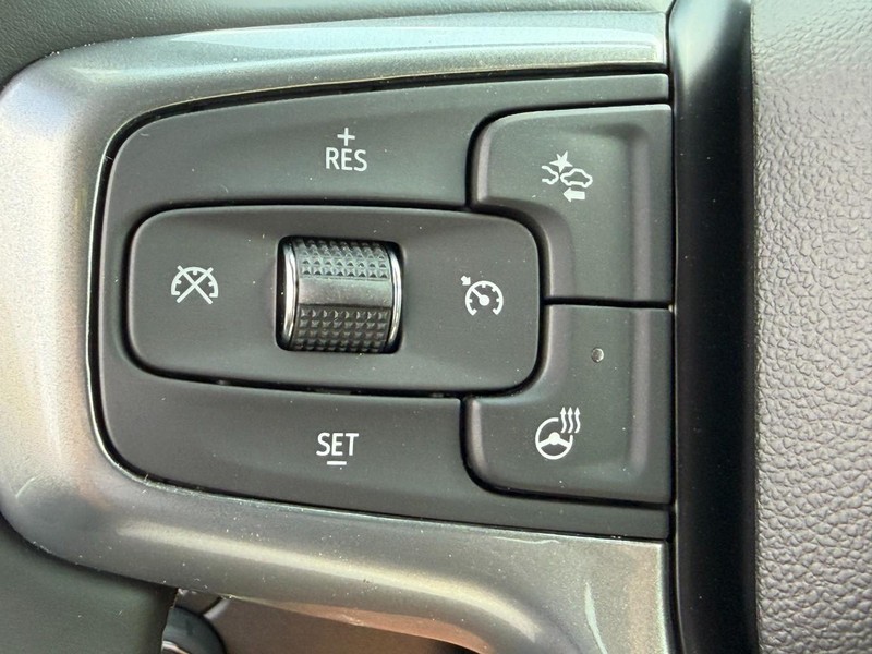Chevrolet Silverado 1500 Vehicle Full-screen Gallery Image 11