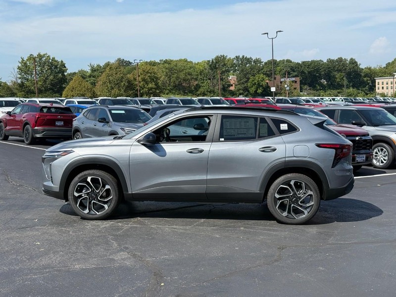 Chevrolet Trax Vehicle Full-screen Gallery Image 2