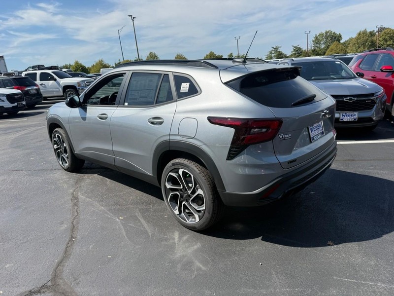 Chevrolet Trax Vehicle Full-screen Gallery Image 3