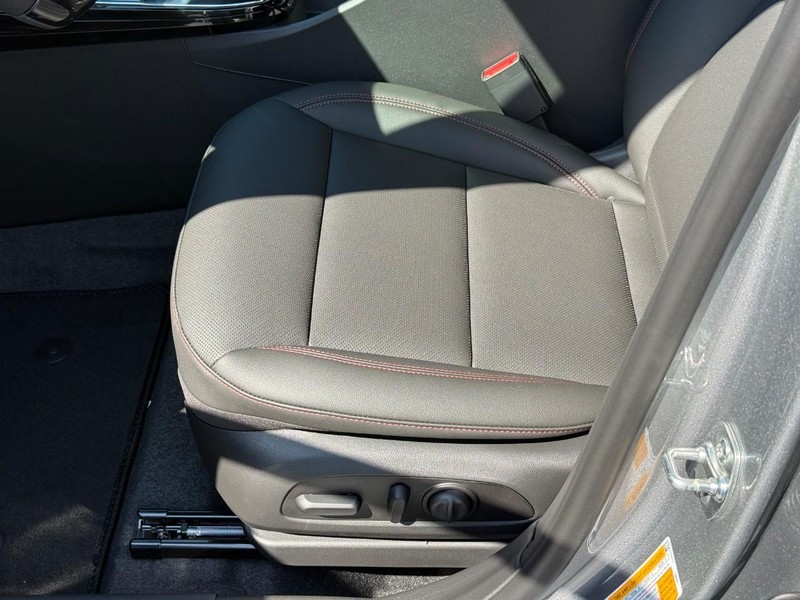 Chevrolet Trax Vehicle Full-screen Gallery Image 10
