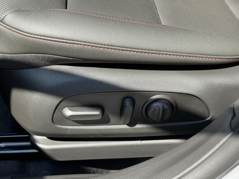Chevrolet Trax Vehicle Full-screen Gallery Image 11