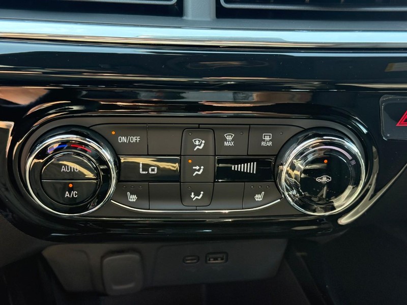 Chevrolet Trax Vehicle Full-screen Gallery Image 15