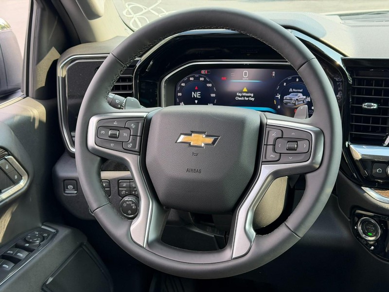 Chevrolet Silverado 1500 Vehicle Full-screen Gallery Image 6