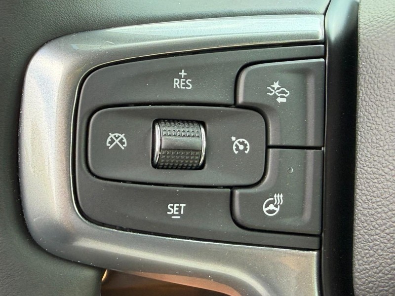 Chevrolet Silverado 1500 Vehicle Full-screen Gallery Image 11