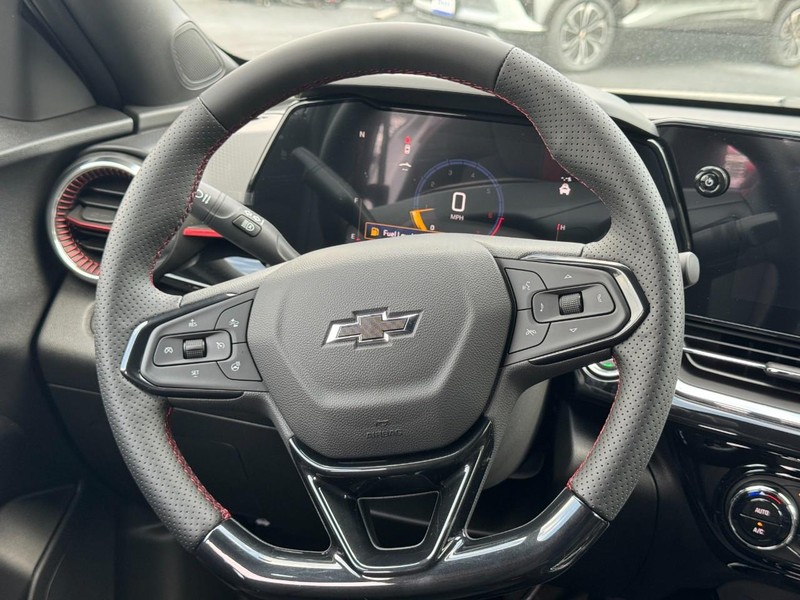 Chevrolet Trax Vehicle Full-screen Gallery Image 8