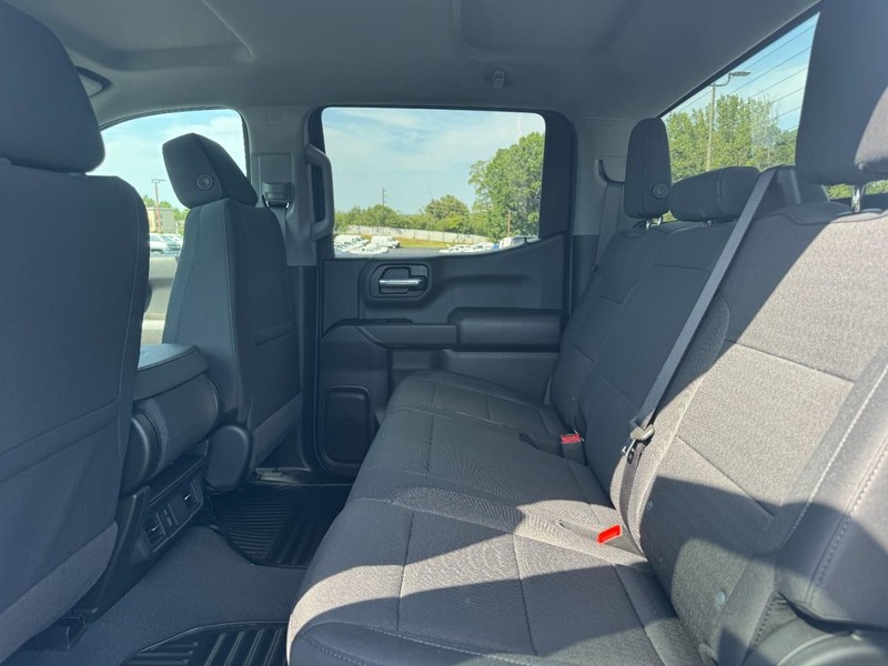 Chevrolet Silverado 1500 Vehicle Full-screen Gallery Image 5