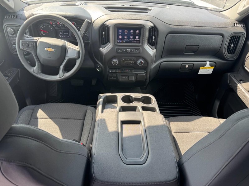 Chevrolet Silverado 1500 Vehicle Full-screen Gallery Image 6