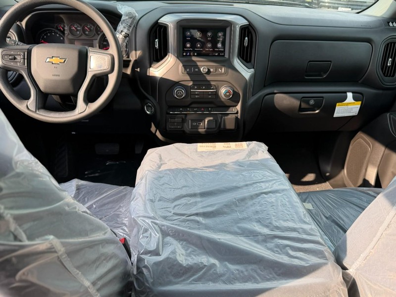 Chevrolet Silverado 1500 Vehicle Full-screen Gallery Image 5