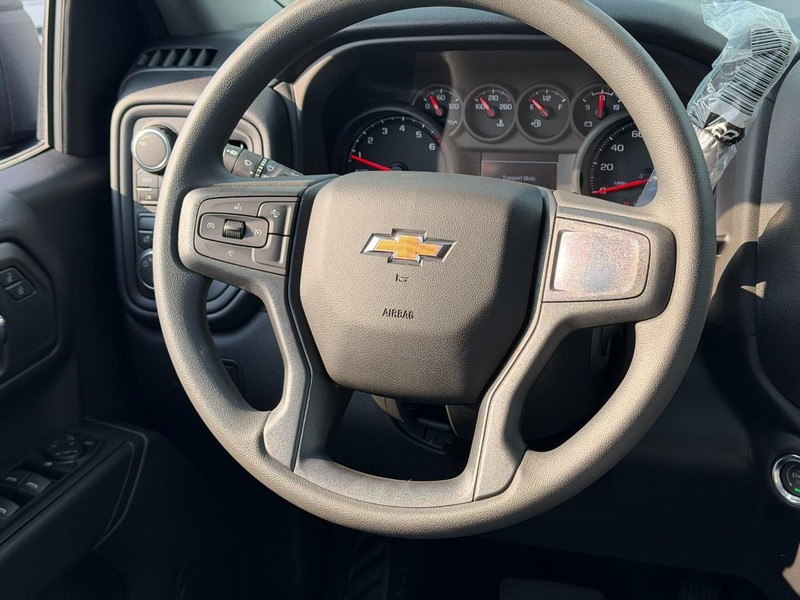 Chevrolet Silverado 1500 Vehicle Full-screen Gallery Image 6
