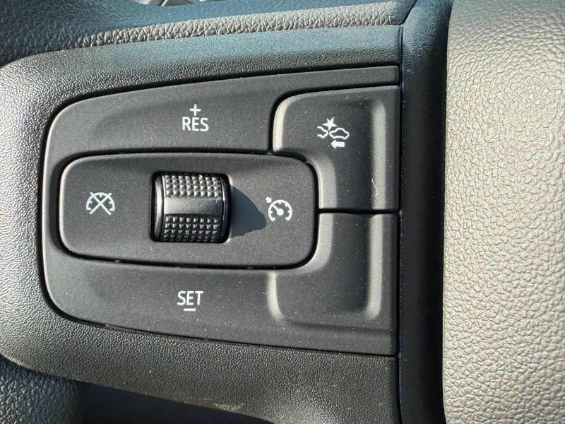 Chevrolet Silverado 1500 Vehicle Full-screen Gallery Image 11