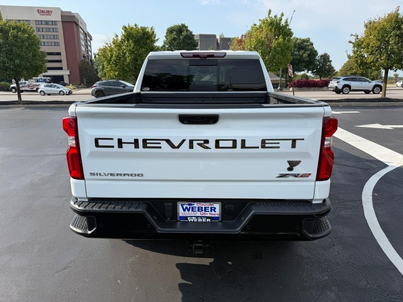 Chevrolet Silverado 1500 Vehicle Full-screen Gallery Image 7