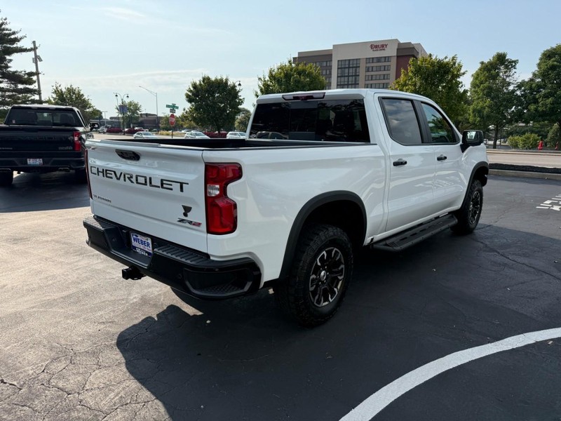 Chevrolet Silverado 1500 Vehicle Full-screen Gallery Image 8