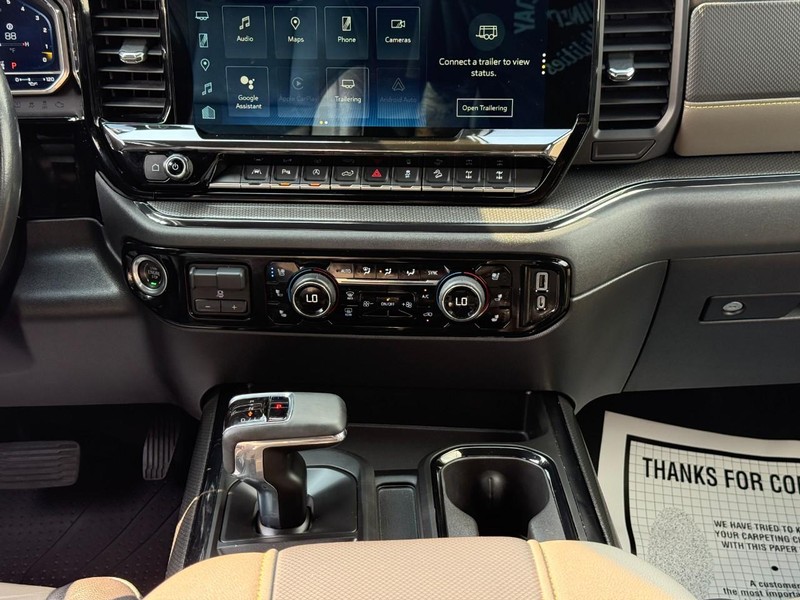Chevrolet Silverado 1500 Vehicle Full-screen Gallery Image 15