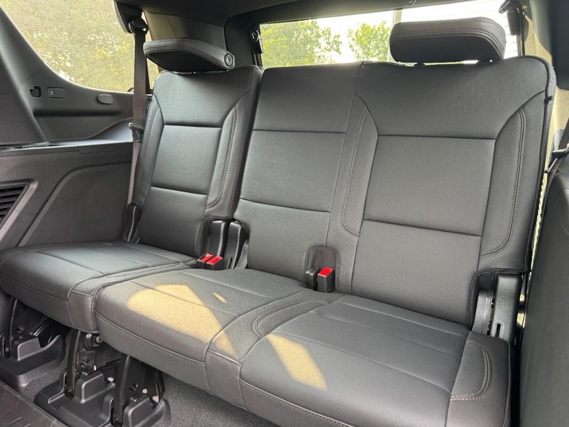 Chevrolet Tahoe Vehicle Full-screen Gallery Image 7