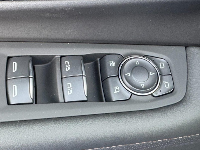 Chevrolet Tahoe Vehicle Full-screen Gallery Image 14