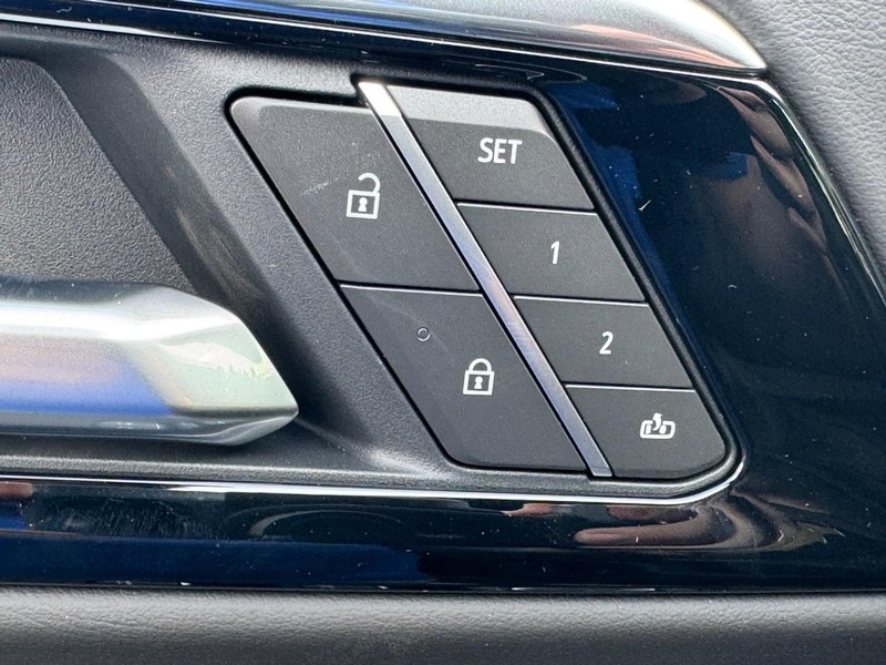 Chevrolet Tahoe Vehicle Full-screen Gallery Image 15