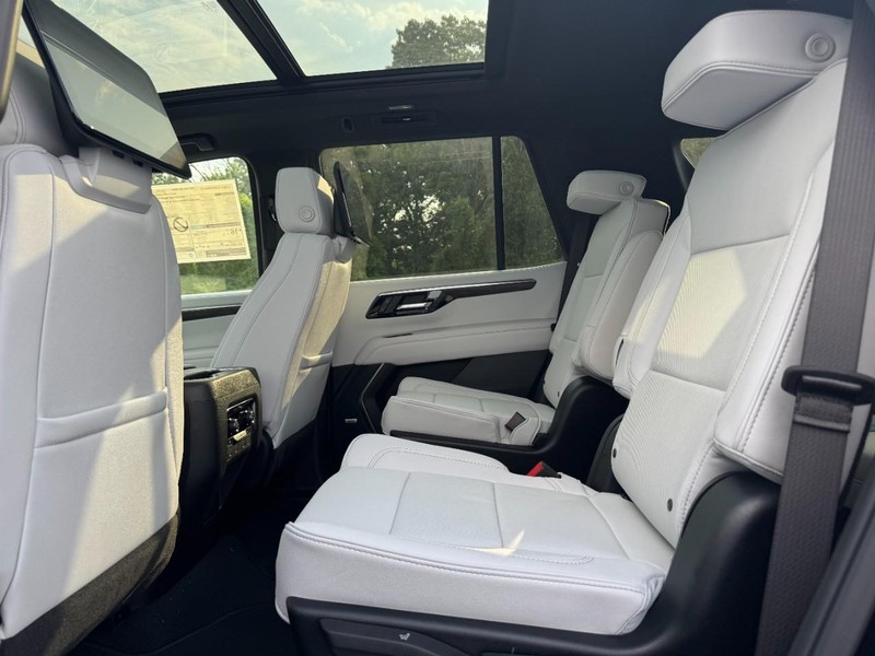Chevrolet Tahoe Vehicle Full-screen Gallery Image 6