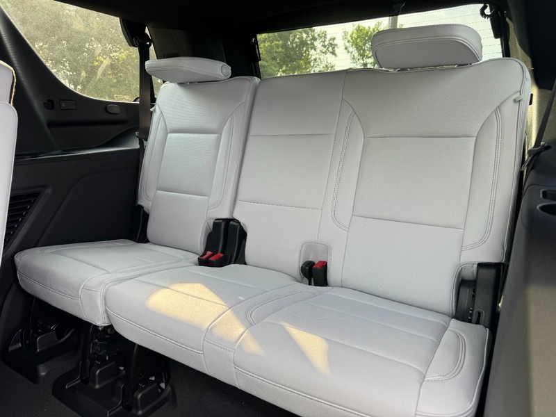 Chevrolet Tahoe Vehicle Full-screen Gallery Image 7